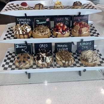 Cinnaholic - Bakeries Near Me - Baltimore, Maryland