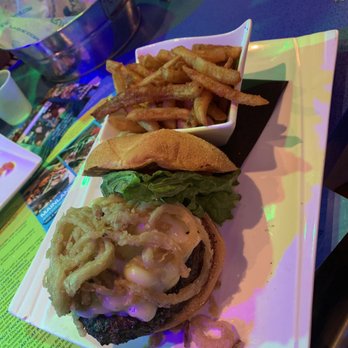 RipTydz - Mac and cheese burger - Seafood Near Me - Myrtle Beach, South Carolina