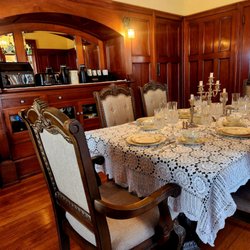 Downen House Bed & Breakfast - Dining Room
