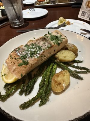 Bar Louie - One Loudoun by null
