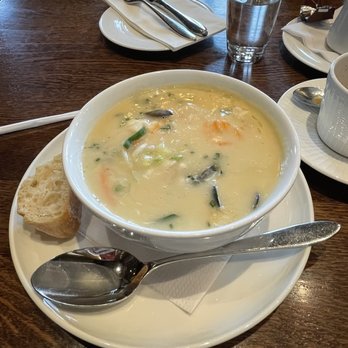 Bryggeloftet & Stuene - Norwegian fish stew with mussels - Seafood Near Me - Bergen, 12 Bryggeloftet & Stuene - Norwegian fish stew with mussels - Seafood Near Me - Bergen, 12