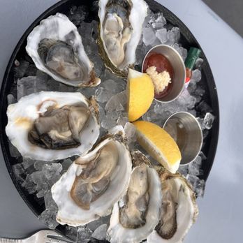 Tower 23 - Oyster happy hour $1 an oyster - San Diego, CA