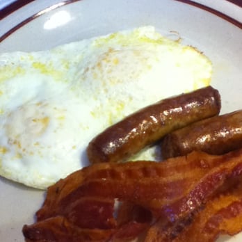 Denny's - Eggs over easy, sausage, bacon - American Near Me - Centereach, New York