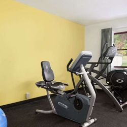Days Inn by Wyndham Great Barrington - Fitness Center