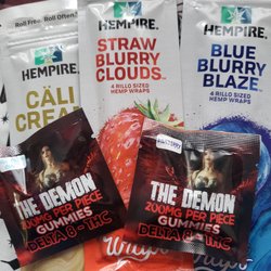 Dragons Den TOBACCO & VAPE - My purchase today. Non tobacco wraps and delta 8 thc gummies.