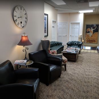 Budget Repair - Outside Office Seating Area - Mobile Phone Repair Near Me - Lawrence, Kansas Budget Repair - Outside Office Seating Area - Mobile Phone Repair Near Me - Lawrence, Kansas