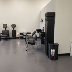 Upper Cuts Salon