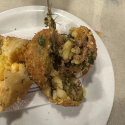 Armazém São Thiago - Bar do Gomez - Feijoada empanada