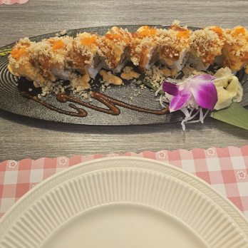 Bangkok Wasabi - Lovely salmon roll. - Thai Near Me - Orem, Utah