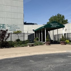 Quad City Botanical Center - Entrance