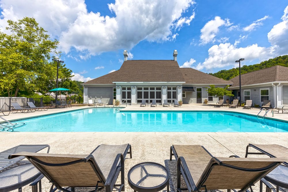 VANTAGE POINTE AT MARROWBONE HEIGHTS Updated October 2024 21 Photos