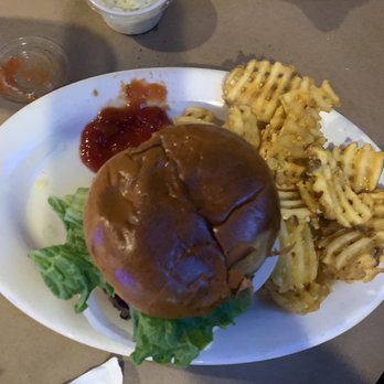 Avery's Maryland Grill - Cheeseburger - Seafood Near Me - Frederick, Maryland