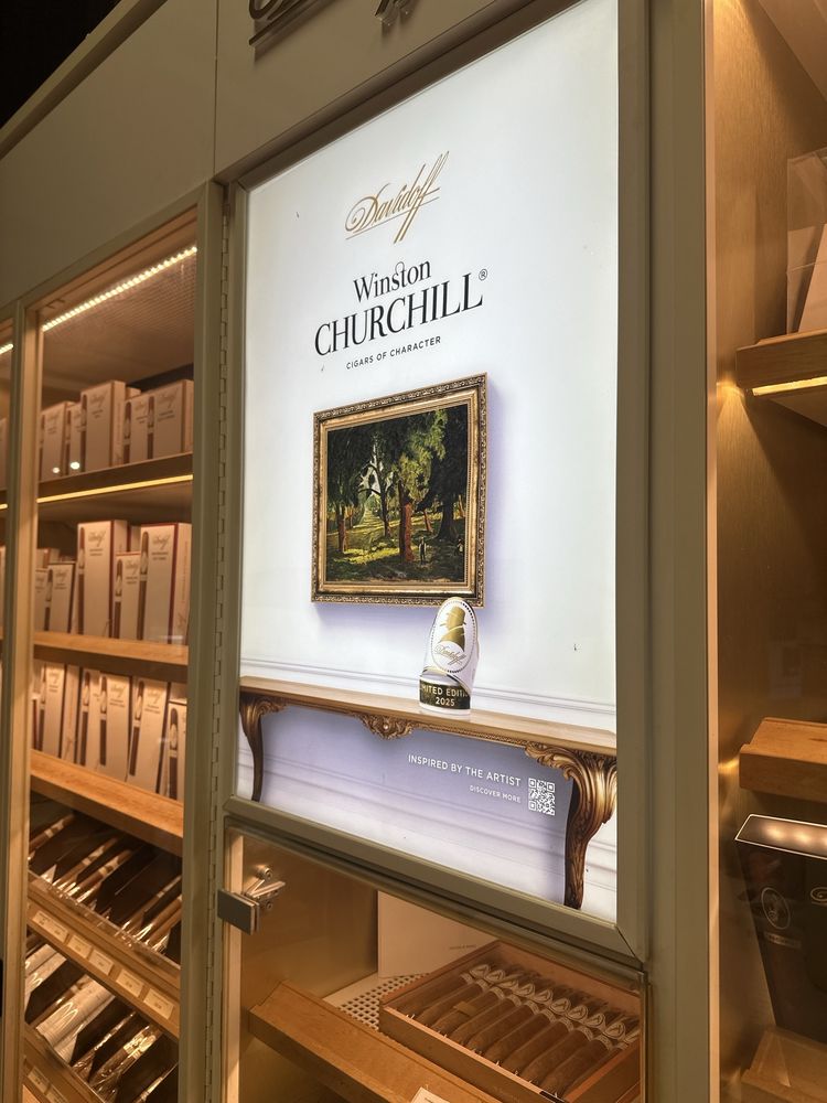 Club Aficionado Cigar Bar