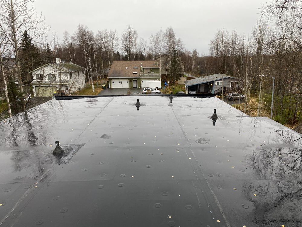 Slide of Three Nails Services