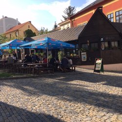 Kometa restaurant - From the street