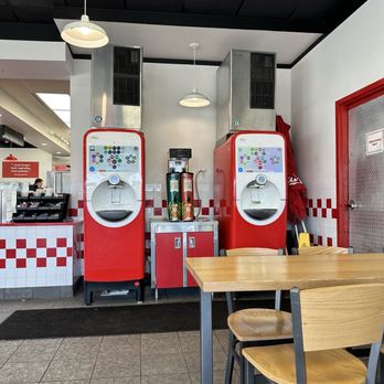 Five Guys - Drink Bar - Burgers Near Me - Daphne, Alabama Five Guys - Drink Bar - Burgers Near Me - Daphne, Alabama