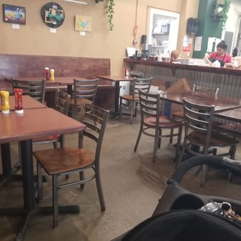 Hops & Thyme - Dining area - Beer Gardens Near Me - Lakeway, Texas