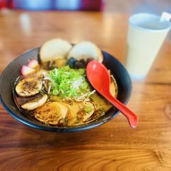 Ramen 101 - TONKOTSU RAMEN