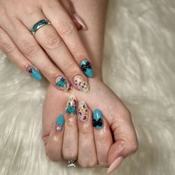 Nails Hi N
