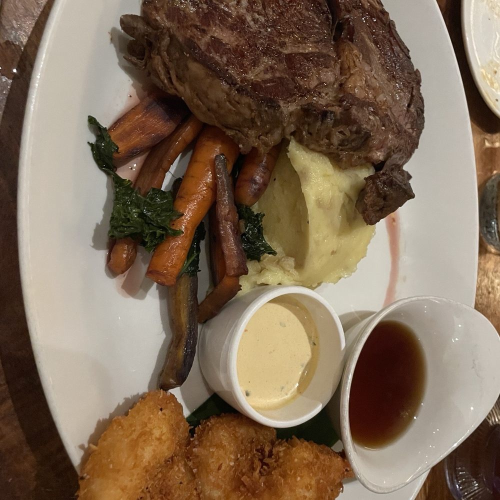 Leilani's On The Beach - Prime rib - Seafood Near Me - Lahaina, Hawaii