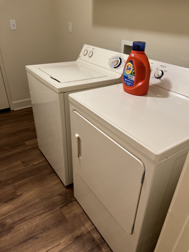 COTSWOLD APARTMENTS Updated August 2024 16 Photos & 31 Reviews