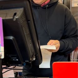Jack in the Box - Worst employee ever seen at Jack in the box