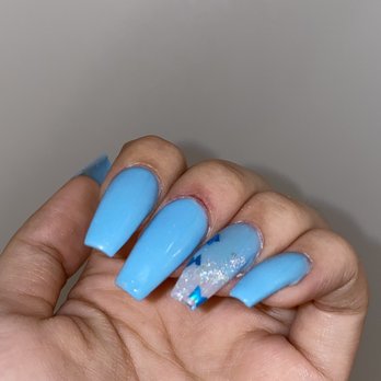 Lien's Nails - Bleeding cuticle - Nail Salons Near Me - Rosemead, California