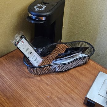 Quality Inn & Suites - Coffee area not stocked. - Hotels Near Me - Carthage, Missouri Quality Inn & Suites - Coffee area not stocked. - Hotels Near Me - Carthage, Missouri