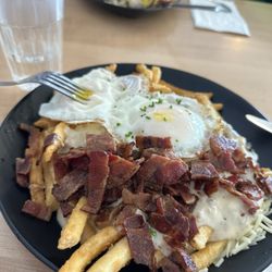 Breakfast Poutine