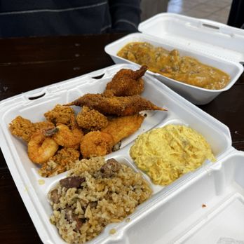 Leo's Cajun Corner - Seafood Platter, Catfish Supreme - Cajun/Creole Near Me - Galveston, Texas