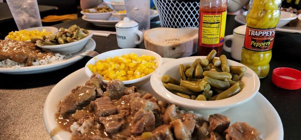 Sascees Southern Style Eatery