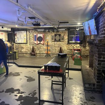 Pour Larry's Bar - Dive Bars Near Me - Savannah, Georgia