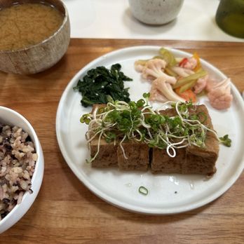 Yang’s Kitchen - Yang's set meal with tofu (basically a bento) - Asian Fusion Near Me - Alhambra, California Yang’s Kitchen - Yang's set meal with tofu (basically a bento) - Asian Fusion Near Me - Alhambra, California