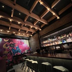 Graffiti Bar - Bar
