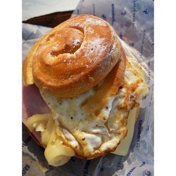 La Famosa - Mañanero - Ham, egg, and cheese on mallora - Puerto Rican Near Me - Washington, DC, District of Columbia La Famosa - Mañanero - Ham, egg, and cheese on mallora - Puerto Rican Near Me - Washington, DC, District of Columbia