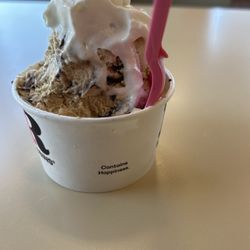 Baskin Robbins - This cup contains HAPPINESS.... I agree!