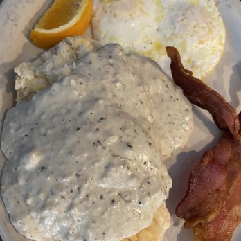 Spring Lake Cafe - Biscuits and gravy, two eggs and bacon - Breakfast & Brunch Near Me - Fircrest, Washington