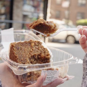 Lloyd's Carrot Cake - Bakeries Near Me - New York, New York Lloyd's Carrot Cake - Bakeries Near Me - New York, New York