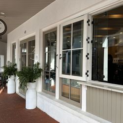 3rd cup - Outside of 3rd cup where you wait for your order.