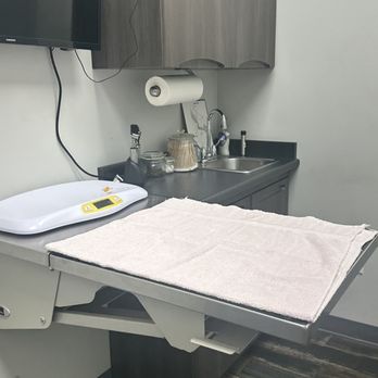 Cole Veterinary Clinic - Receiving room - Veterinarians Near Me - Jacksonville Beach, Florida