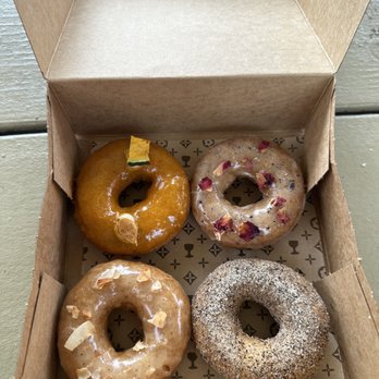 Holey Grail Donuts - All of the donuts in the sampler - Vegan Near Me - Hanalei, Hawaii