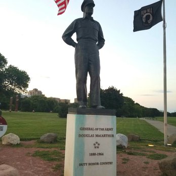 Veteran's Park - Parks Near Me - Milwaukee, Wisconsin