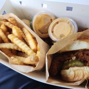 Main Chick Hot Chicken - Chicken Shop Near Me - Los Angeles, California
