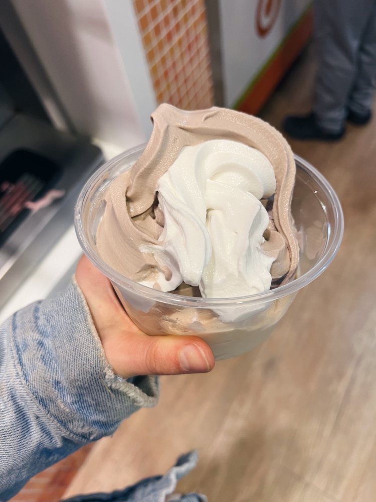 ORANGE LEAF FROZEN YOGURT Updated September 2024 25 Photos & 25