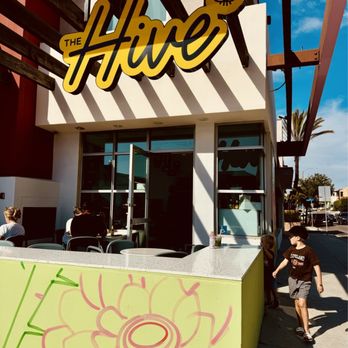The Hive - Cafes Near Me - Manhattan Beach, California