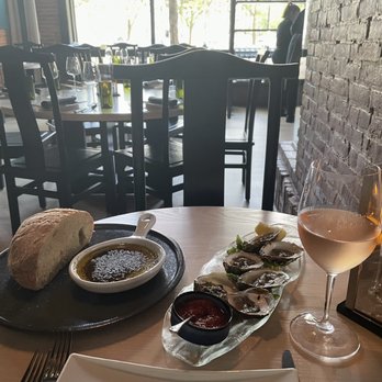 Acqua Di Dea - Oysters - Seafood Near Me - Cleveland, Ohio