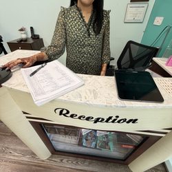 Maya Threading & Waxing