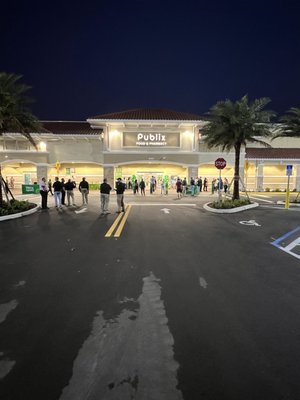PUBLIX SUPER MARKETS - Updated July 2024 - 96 Photos & 17 Reviews ...
