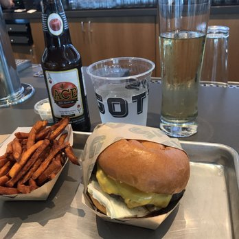 Gott's Roadside - Leave the kids at home - Burgers Near Me - San Francisco, California Gott's Roadside - Leave the kids at home - Burgers Near Me - San Francisco, California
