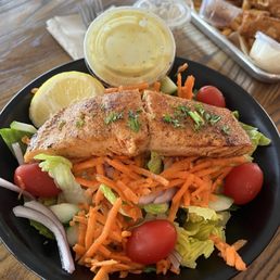 Salad with Grilled Salmon Salad with Grilled Salmon
